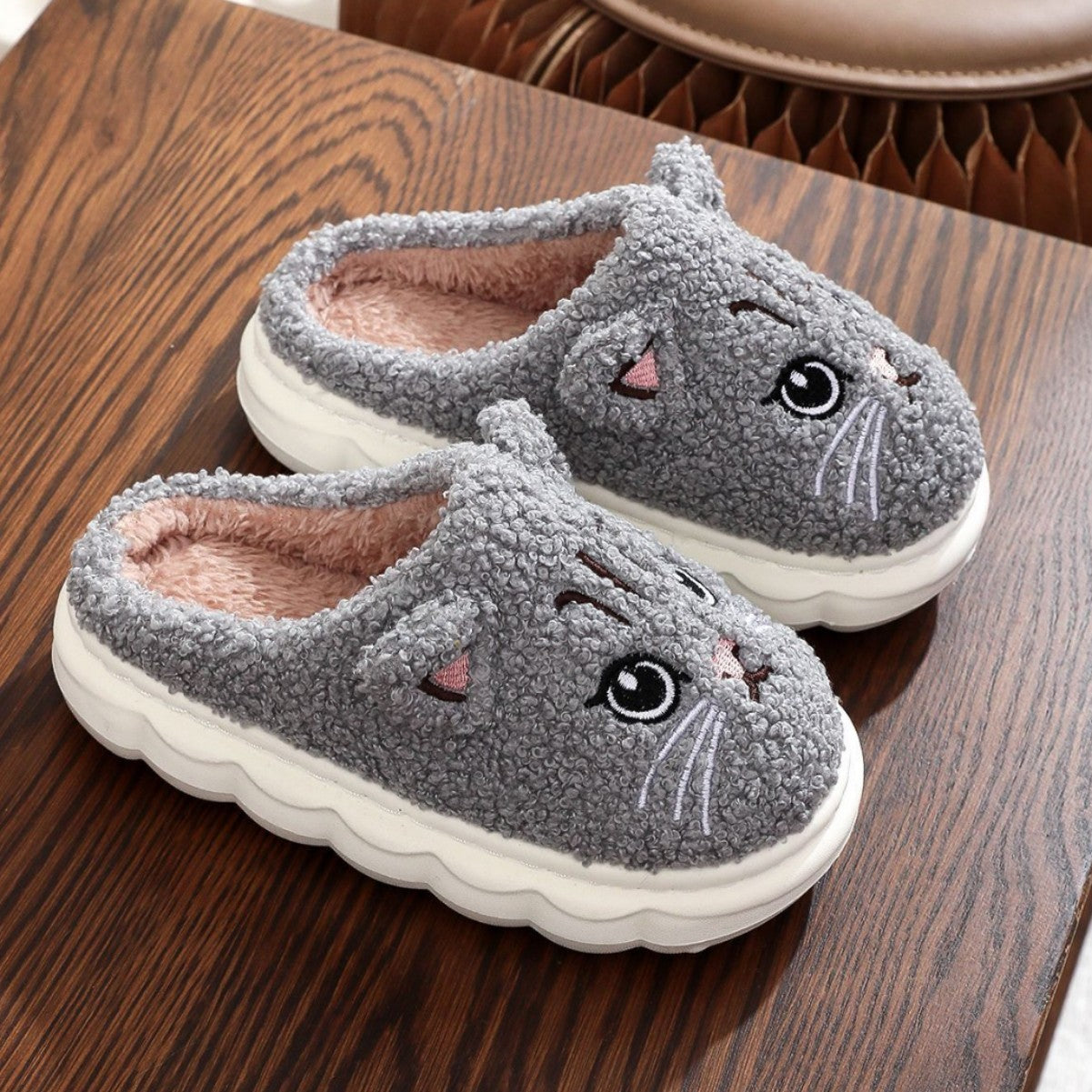 Cute Cat Face Plush Indoor Slippers