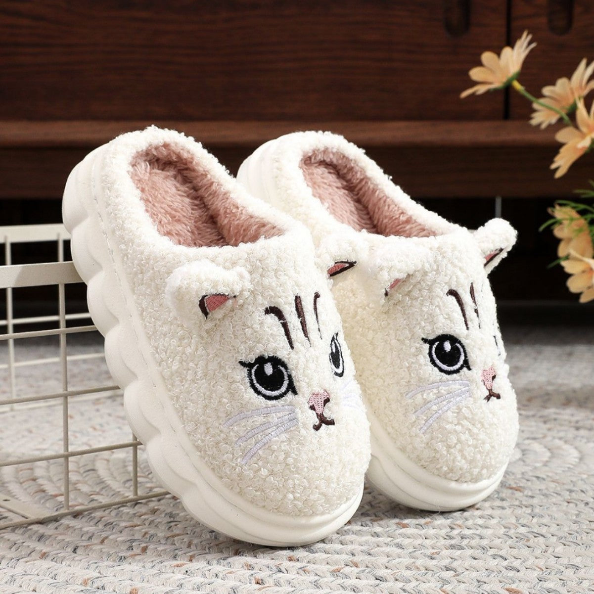 Cute Cat Face Plush Indoor Slippers